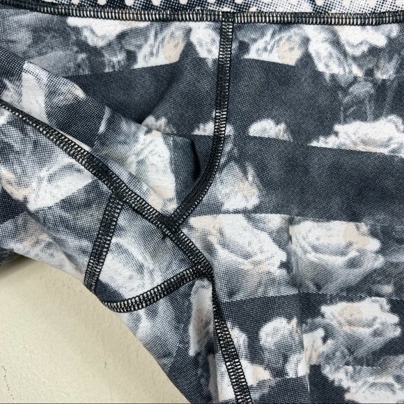 Lululemon High Times Pant *Full-On Luon Dream Rose Stripe Neutral Blush Black 4 - Picture 13 of 14